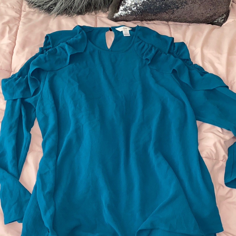 Ripe Cold Shoulder top